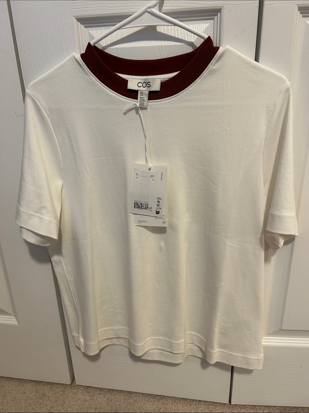 COS White Short-Sleeve Tee with Burgundy Ribbed Neck, size M, NWT